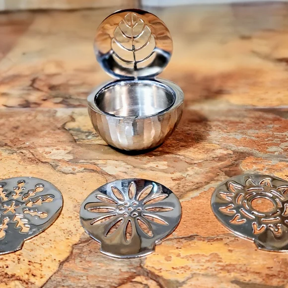 PartyLite Chrome Candle Holder With 4- Wall Casting Light Designs • - Picture 6 of 7